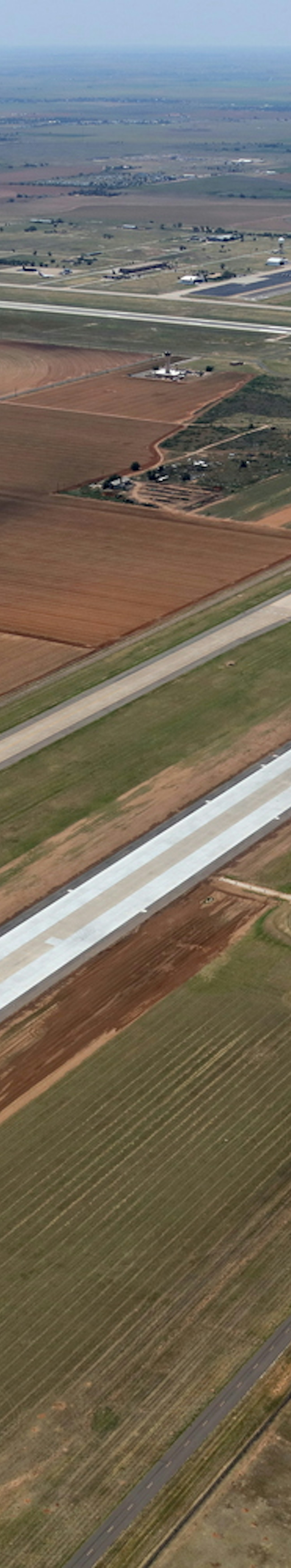                         LBB Preston Smith International Airport Runway 17R-35L
                    