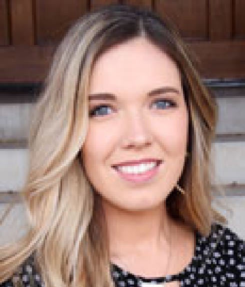 Amie Dean Headshot